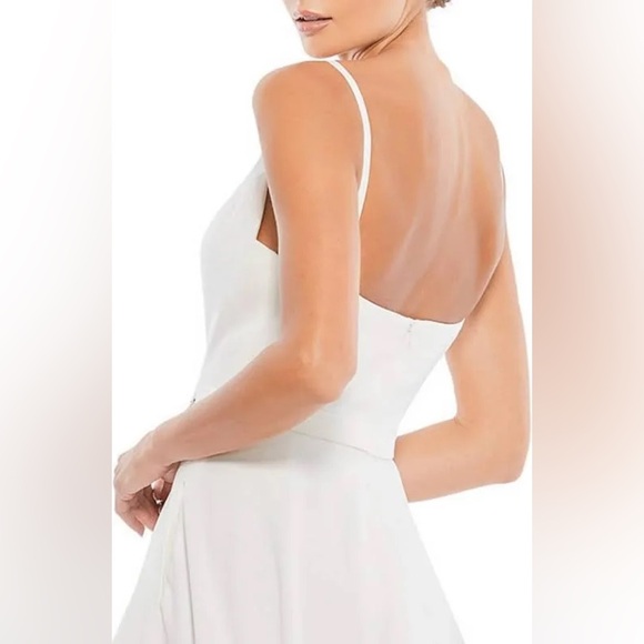 Gorgeous NEW Mac Duggal A-line v-neck ballgown - Picture 3 of 10